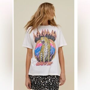 NWOT Daydreamer Def Leppard High N Dry Weekend Tee *Vintage White* Size Large